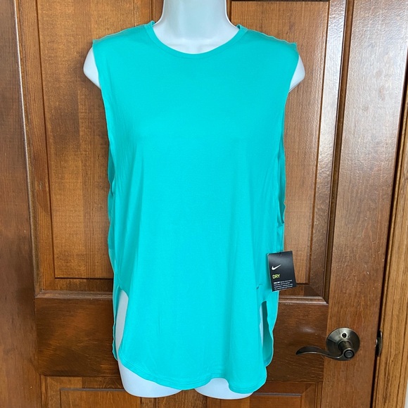 Sold - Picture 3 of 12